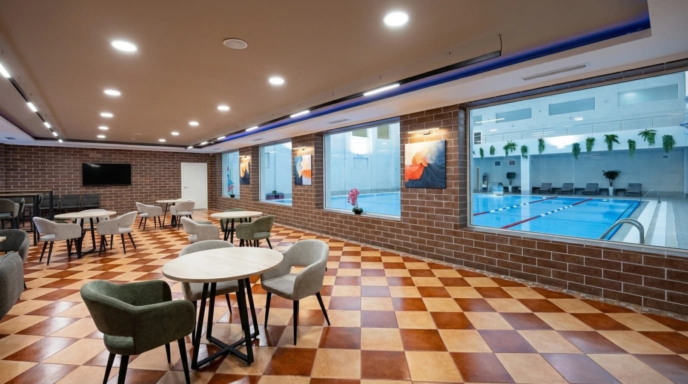 Кафе и лаунж с видом на бассейн